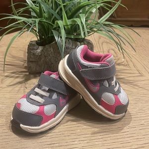 Nike Baby / Walker Shoes Size 4CW Pink Gray 526325-002